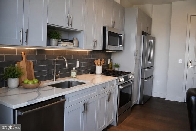Building Photo - 6803 Cameron Dr NW Unit PENTHOUSE 3
