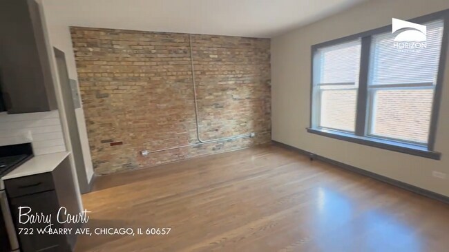 Photo - 728 W Barry Ave Unidad 726-3N