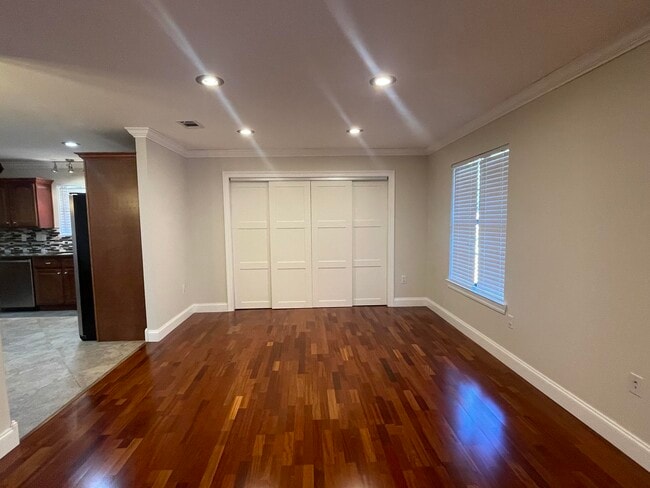 Photo - 1624 Oakmont Cir