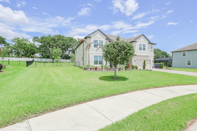 9841 Cabernet Ave