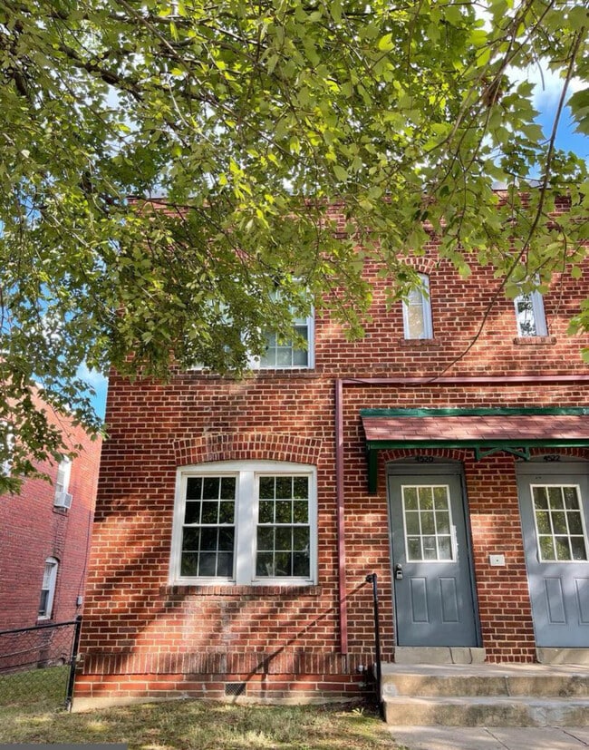 Building Photo - 4520 Eads St NE Unit 2