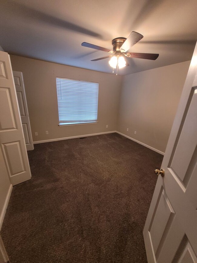 Photo - 436 Shade Tree Ln Apartment Unit 1