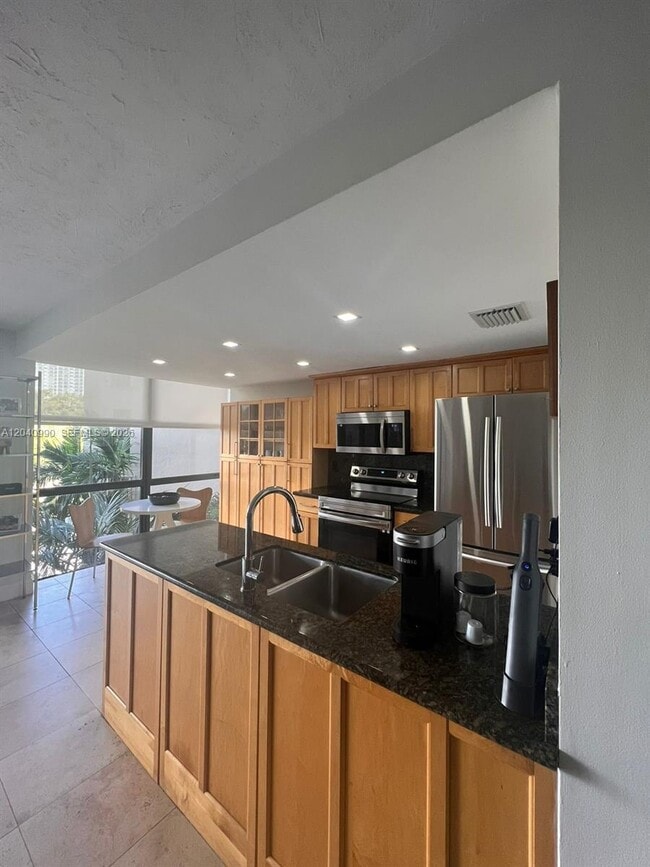 Photo - 18181 NE 31st Ct Unidad 305