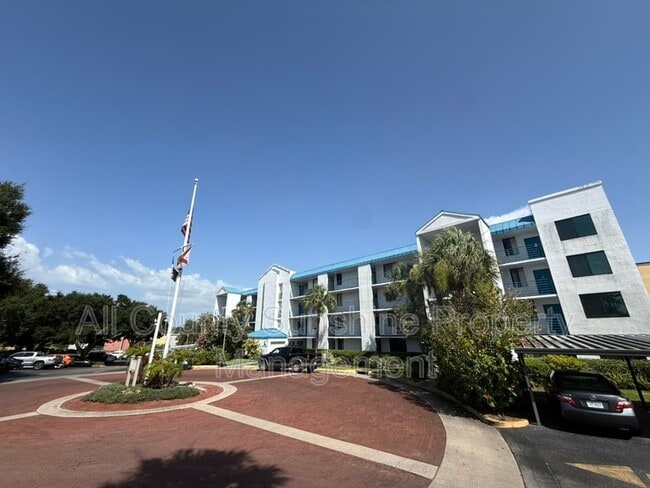 Building Photo - 2424 W Tampa Bay Blvd Unit #L408