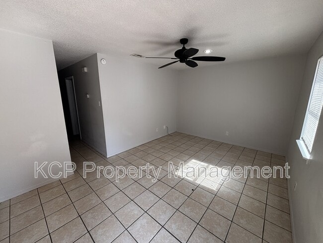 Photo - 336 W Dogwood St