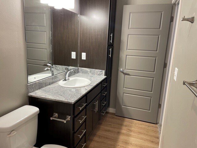 Bathroom - Plenty of Storage!