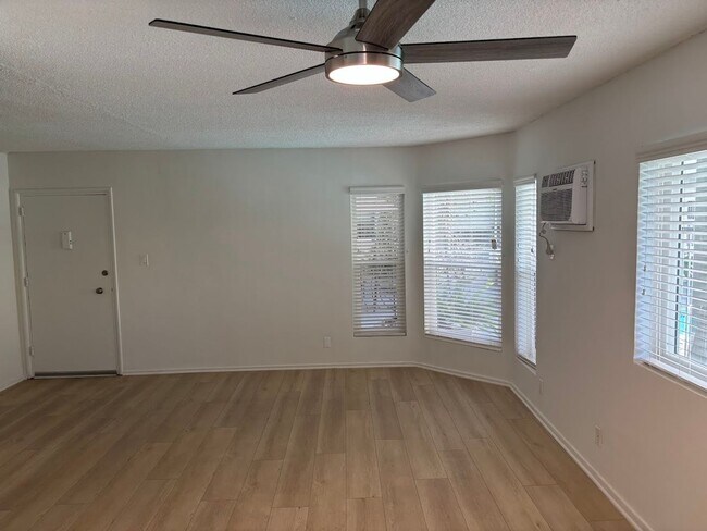 Photo - 1815 N. Harvard Blvd