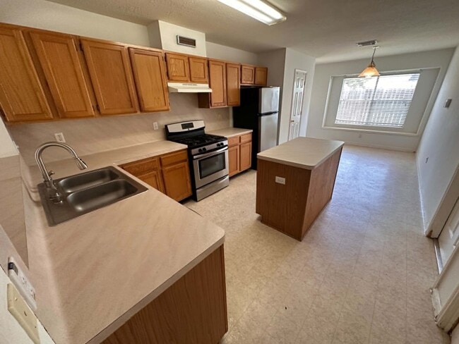 Photo - 23706 Cansfield Way