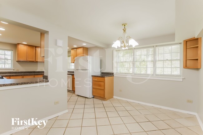 Photo - 1399 Sheridan Rd