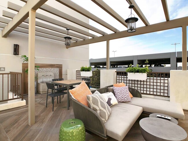 Atwood Hollywood Boutique Apartments
