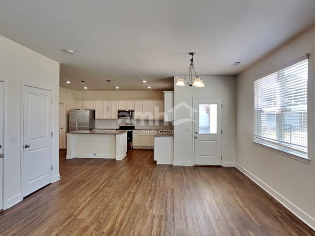 Photo - 5240 Maxwell Rd