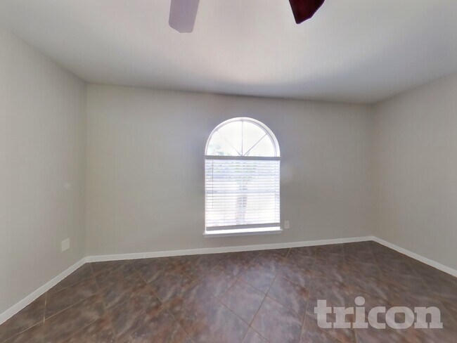 Photo - 1910 Barnsley Ln