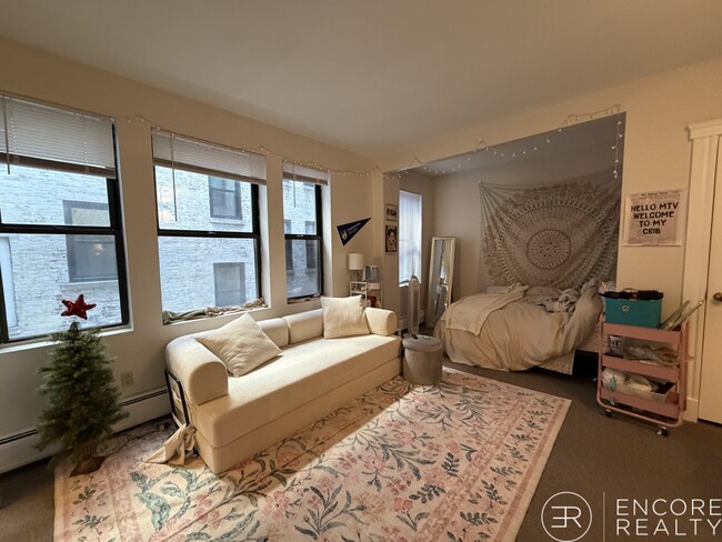 Photo - 822 Beacon St