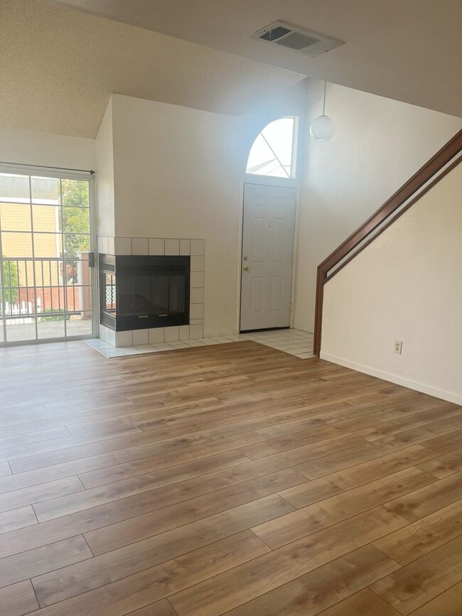 Building Photo - Available Now! 1 Bedroom + Loft