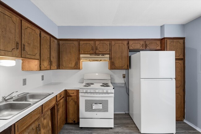 Photo - Egan Apartments
