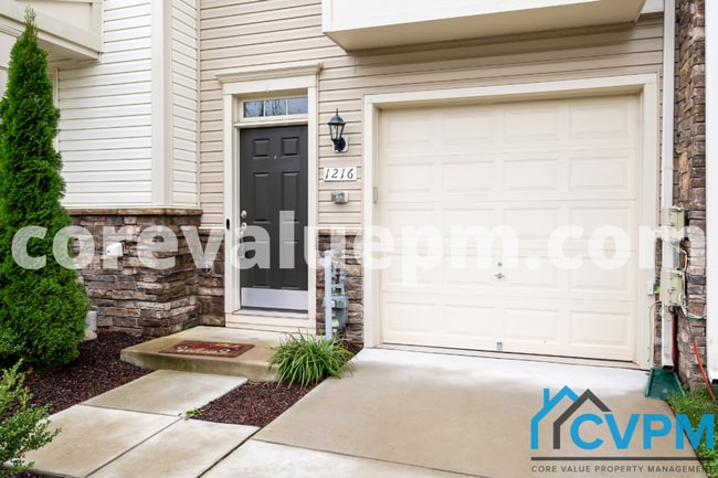 Photo - 1216 Acorn Ln