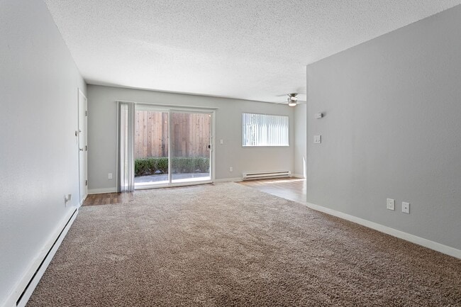 Photo - Gateway Crossing