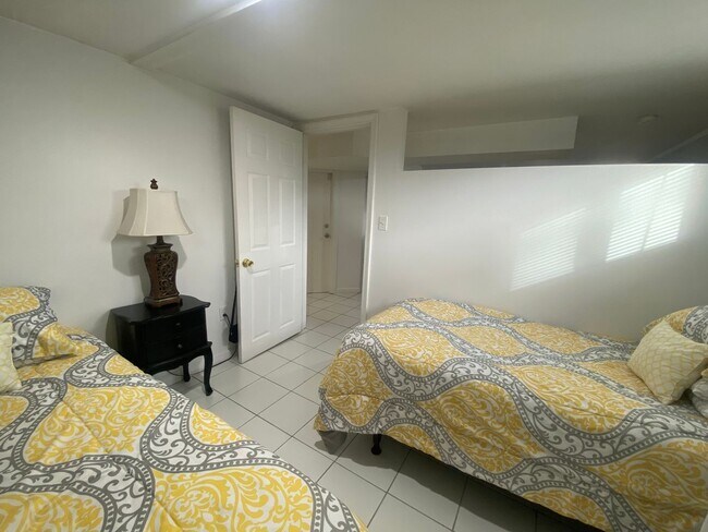 Photo - Charming 1 bedroom, fully furnished apartment Unit 2655 Eldridge Avenue