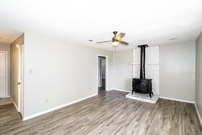 Photo - 3917 Kerwin Dr