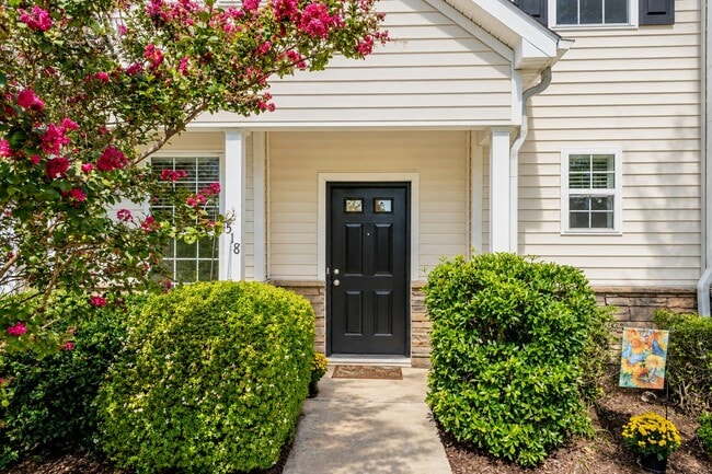 518 Auburn Square Dr