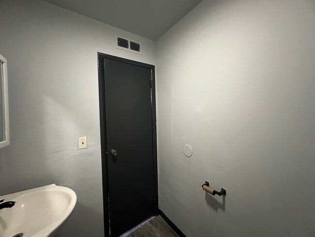 Photo - 802 Knollcrest-