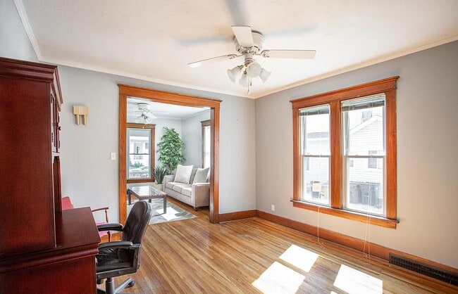 Building Photo - 2330 Sumner St Unit 1 Rental