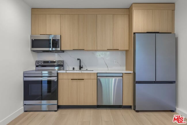 Photo - 11010 Hortense St Unit 1/4