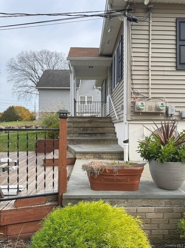 Building Photo - 5 Hall Ave Unit apt A