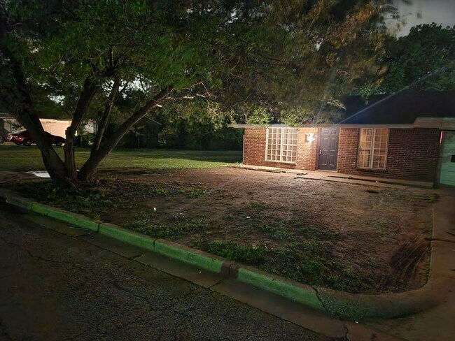 Photo - 1816 N St Louis Ave