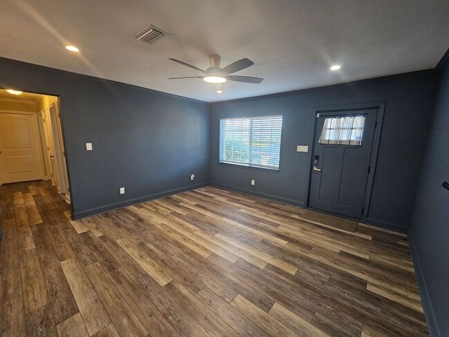 Photo - Exquisite 4Bed/2Ba Home in The Cove! *1/2 Off Security Deposit for Active-Duty Military!!*