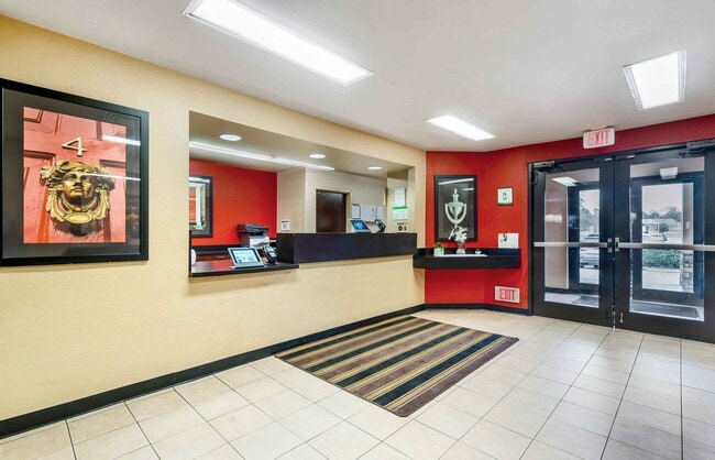 Photo - Furnished Studio-Tampa - North - USF-Attra...