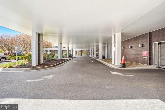 Photo - 5101 River Rd Unit 715