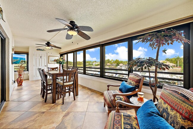 Building Photo - 533 Oak Harbour Dr Unit 533