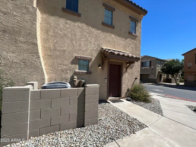 Photo - 2910 E Dunbar Dr