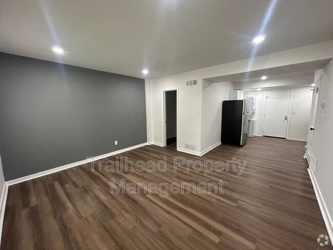 Building Photo - 6405 Brookside Rd Rental