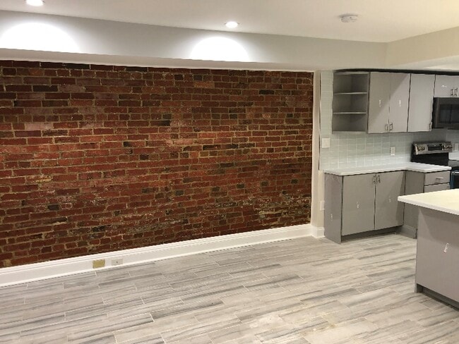 Photo - 60 V St NW Unidad B