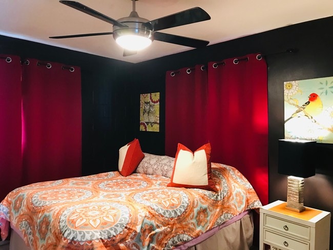 Fotografía del edificio - 2012 St Louis Dr Unidad 2