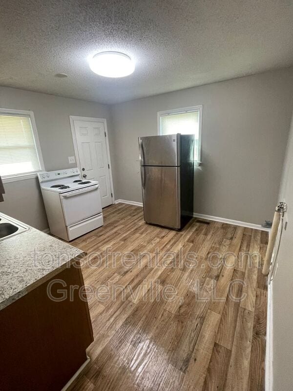 Photo - 731 Fairfax St