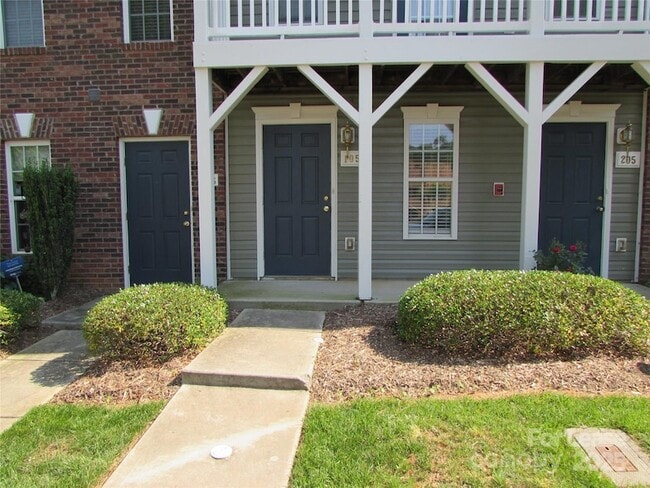 Building Photo - 106 Locomotive Ln Unit 105