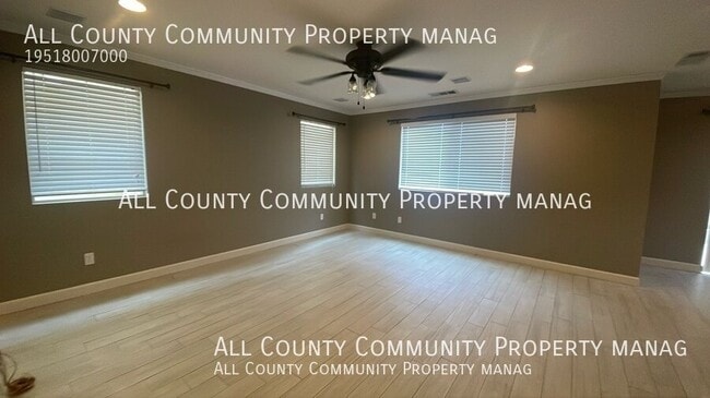 Photo - 34155 Shasta Dr