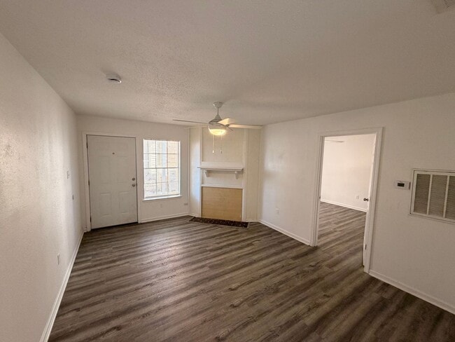 Photo - 109 Limoges St Unidad 109 Limoges  A