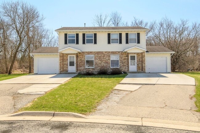 Building Photo - 208 Applewood Ln Unit 208