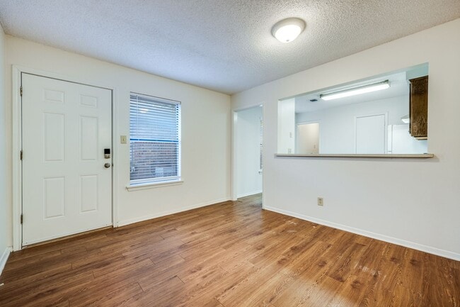 Photo - 325 Casie Ct