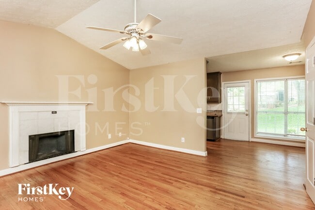 Photo - 5082 Memory Ln