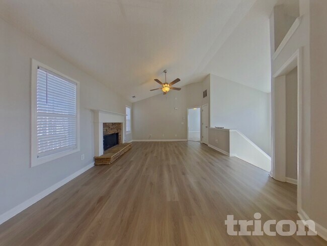 Photo - 299 Greystone Cir