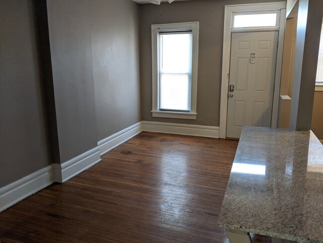 Photo - 390 E Tompkins St