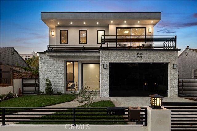 Building Photo - 14519 Greenleaf St