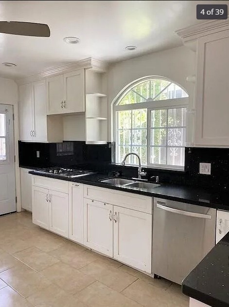 Photo - 930 N Genesee Ave