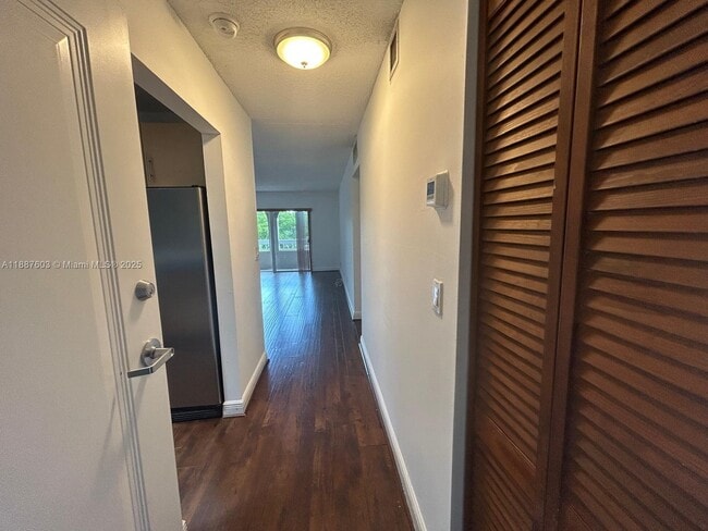 Building Photo - 7850 Camino Real Unit O-318