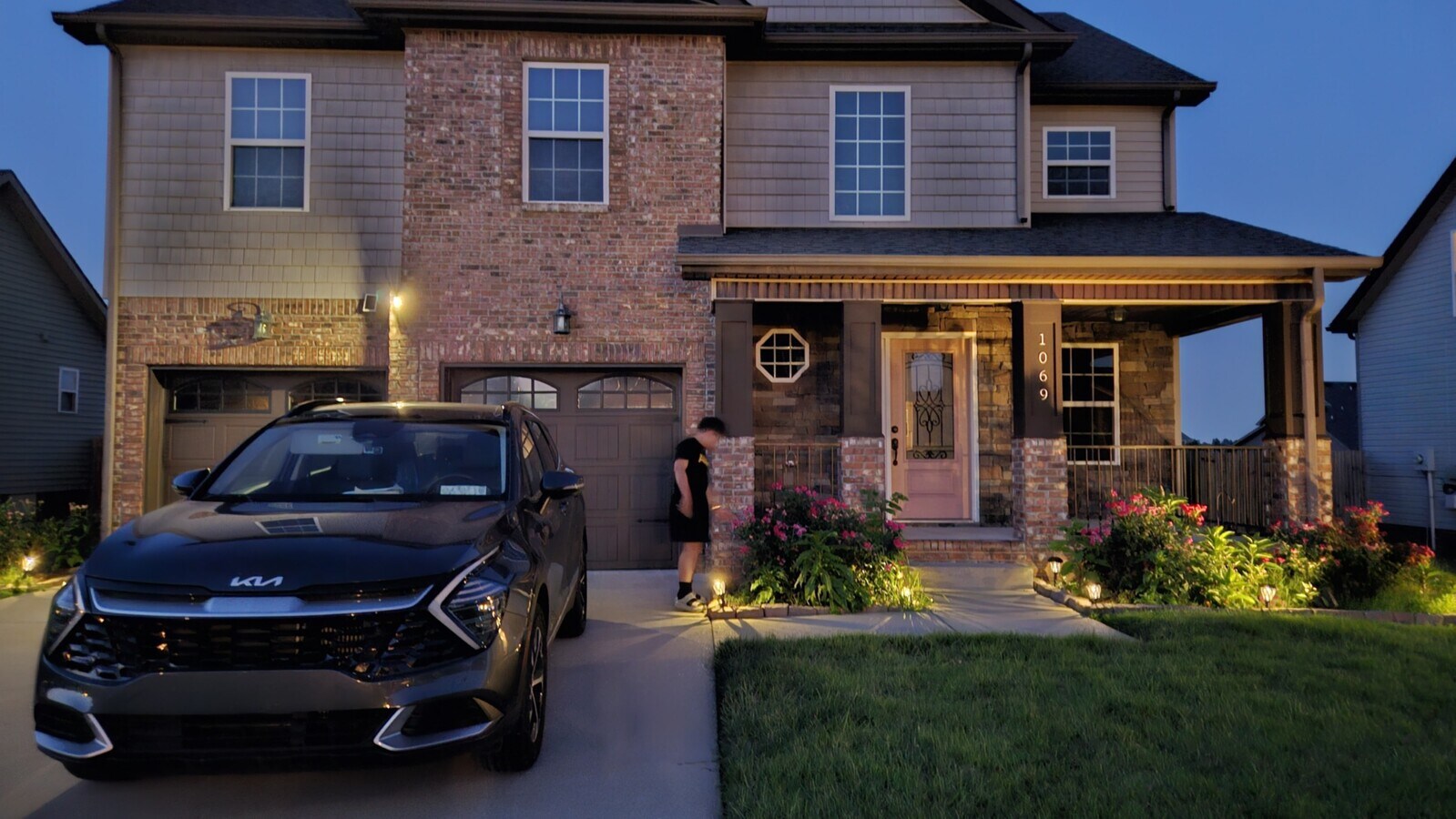Photo - 1069 Castlerock Dr House